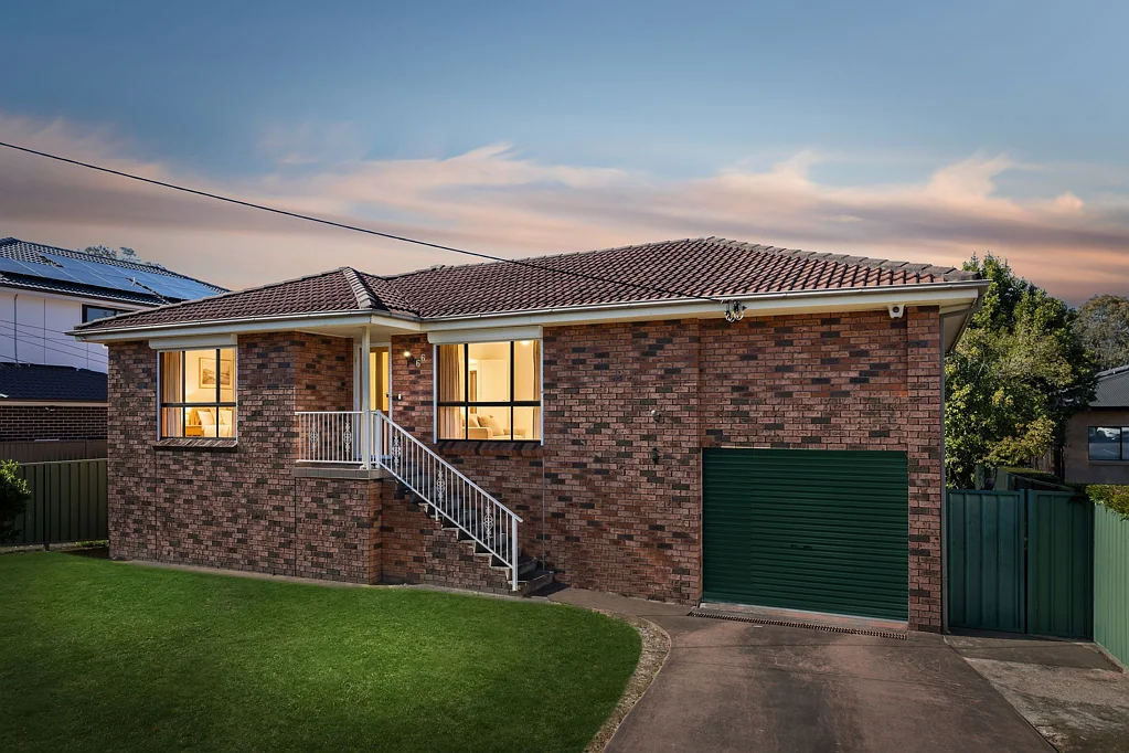 Toongabbie 4બેડરૂમ Elevated Family Home on 752sqm