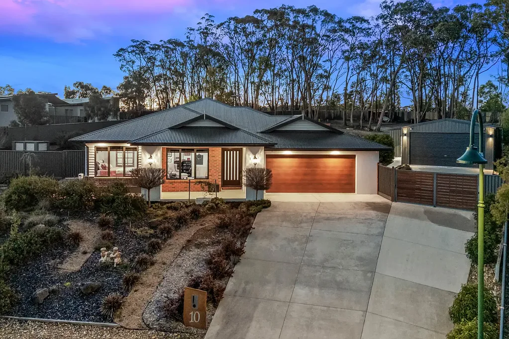 Mount Clear 3 Bedroom A Charming Family Haven in Serene Location.