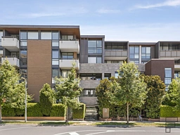 17/11 Bond Street, Caulfield North
