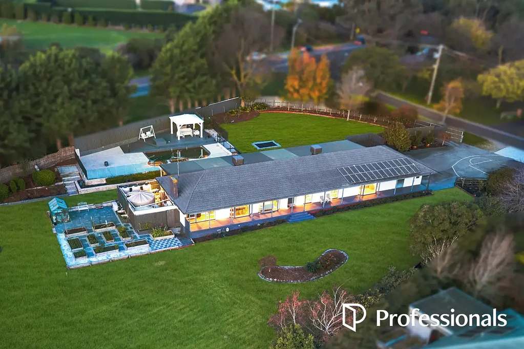 2A Caserta Drive, Berwick, VIC 3806