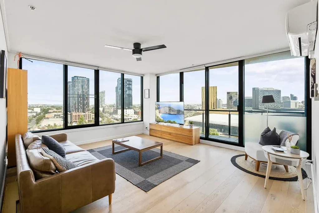Corner Apartment @ Yarra Crest