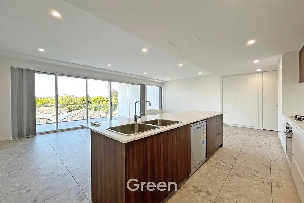 Stylish North-Facing Two-Bedroom Apartment Near Train Station!