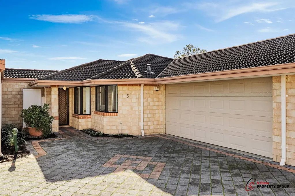 Cannington 3침실 Easy-care family home with convenience.