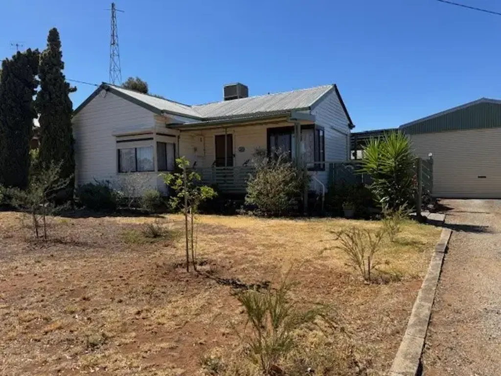 Wycheproof 1050SQM "PERFECT" 
2  BEDROOM CLADDED HOME WITH HUGE BUNGALOW AND SHEDDING.