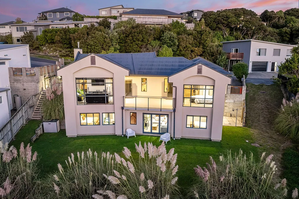 Whitby 5Zimmer Owners Downsizing, Opportunity Awaits