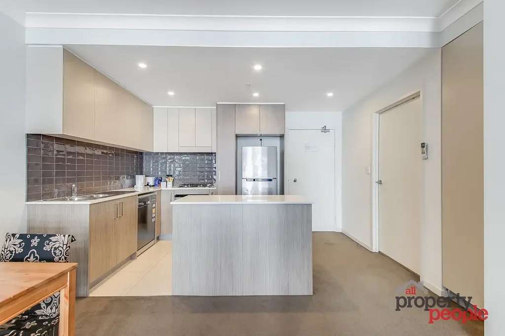Liverpool 2 Bedroom Stylish, Central & Soaked in Sunlight — Elevated Living in Sky Haus!