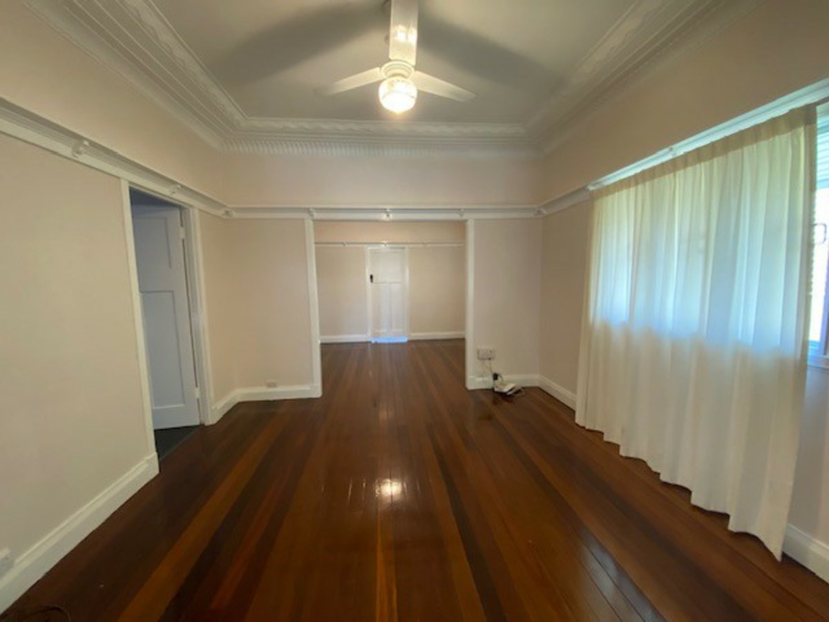 28 EDWARD ST, WONDAI QLD 4606, 0 chambres, 0 salles de bain, House