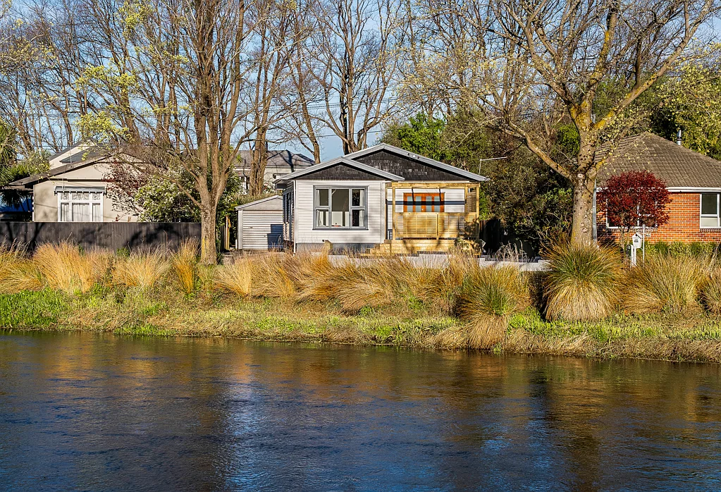 Woolston 3房  Riverfront Charm on Clarendon