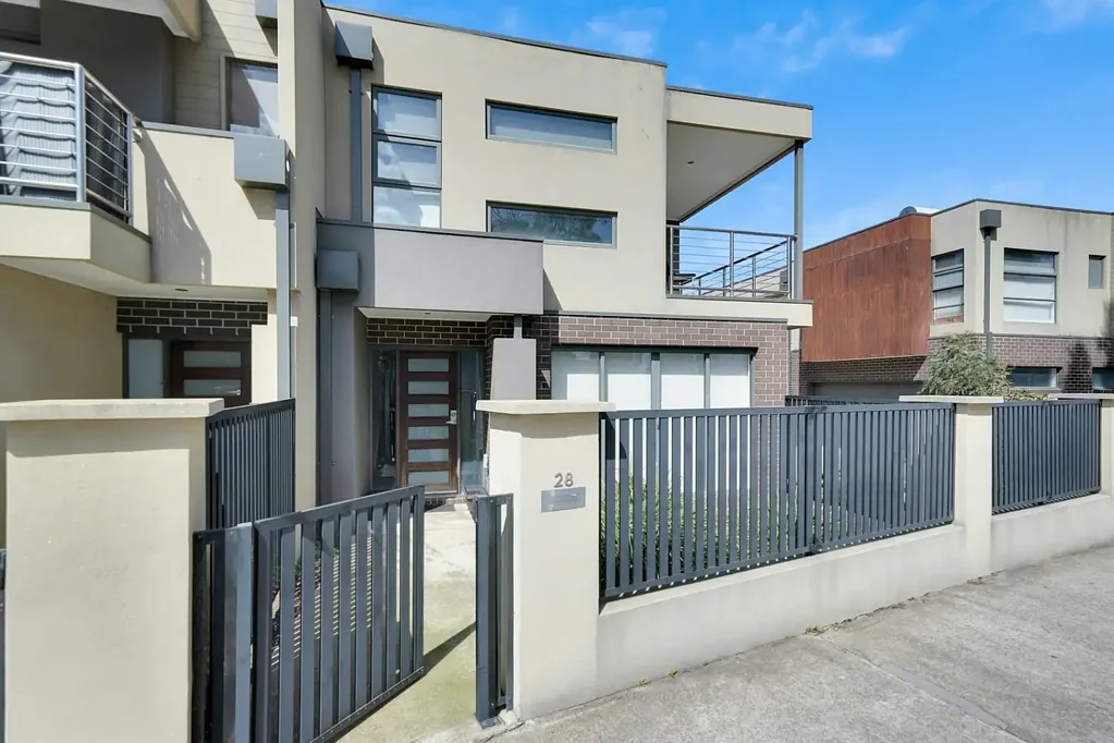 28/8 The Crossing, Caroline Springs, VIC 3023