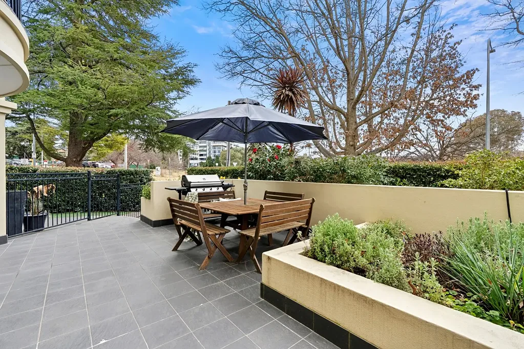 Forrest 1 Bedroom Sophisticated Inner South Lifestyle - 81 sqm Courtyard