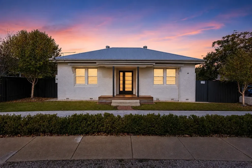 Wagga Wagga 5Moenga Dual Living Opportunity Within the Hospital & Medical Precinct