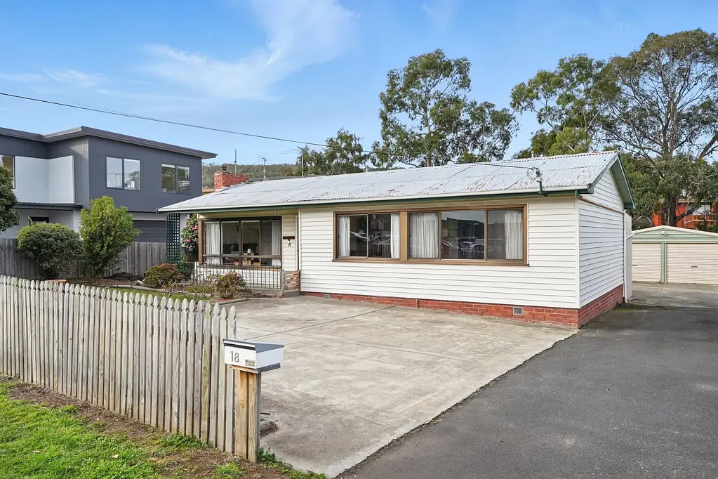 18 Howrah Road, Howrah, TAS 7018