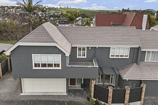 2/33 Ronaki Road, Mission Bay, Auckland City