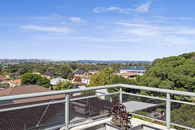 Arncliffe 3 Bedroom Top Floor Luxury Living at Gateway