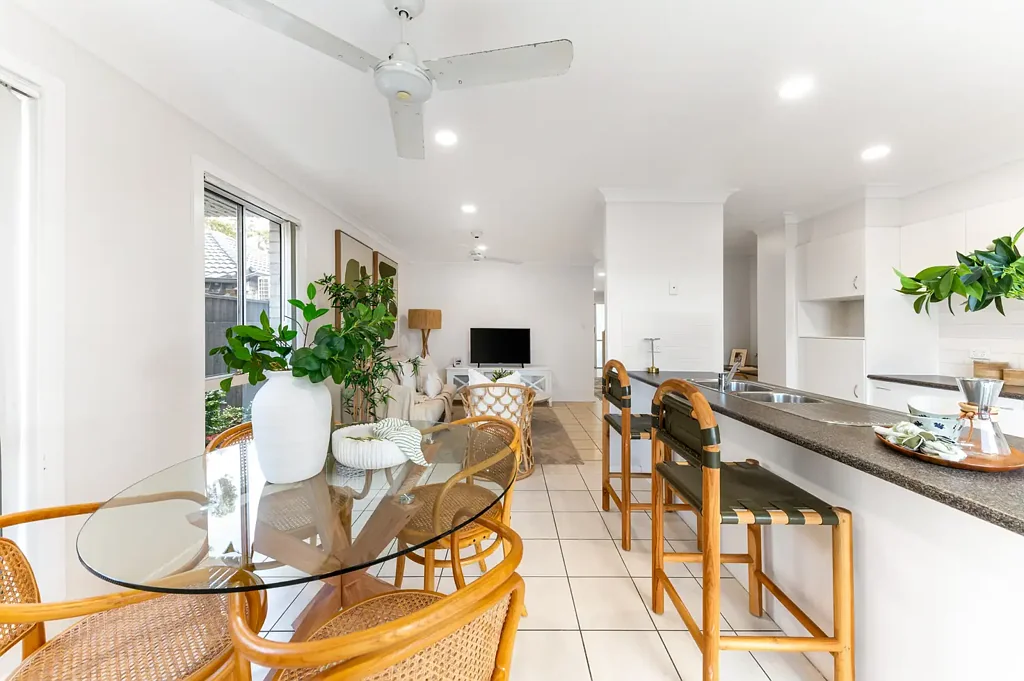 Coomera 3房  Modern Townhouse Living - No Body Corporate Fees !