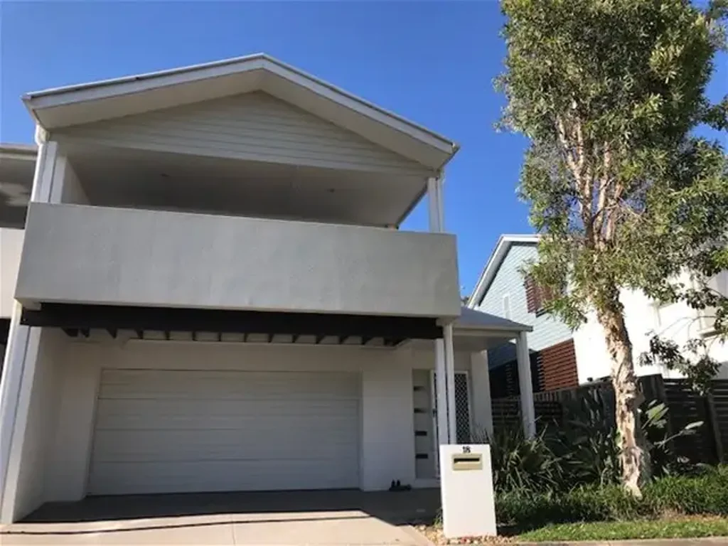 3-2-2 SPACIOUS TOWN HOUSE IN EXCEPTIONAL SOUGHT AFTER LOCATION