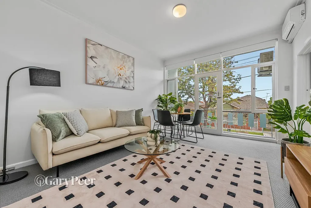 Caulfield North 2कमरा A prime opportunity in the heart of Caulfield North