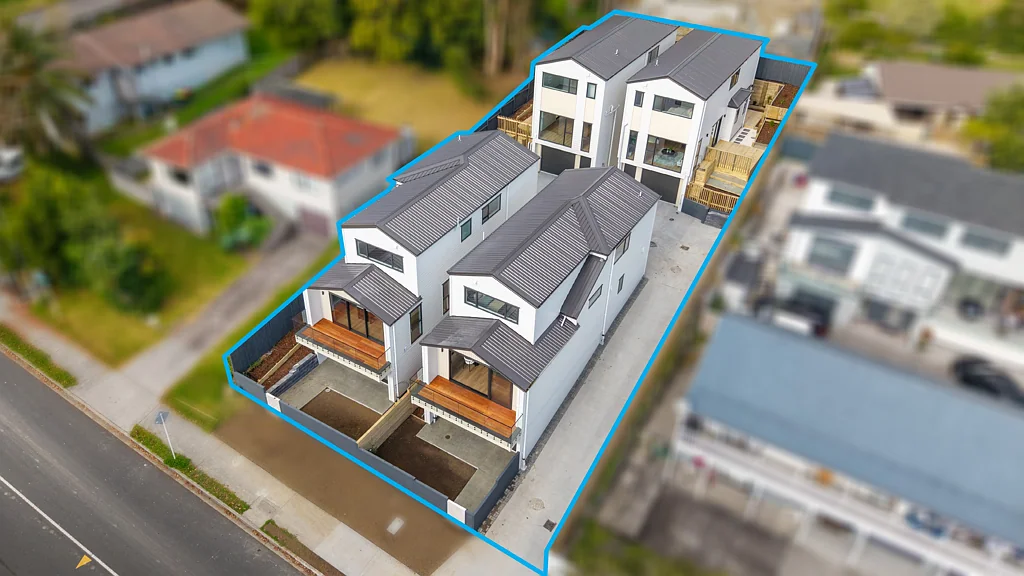 Browns Bay 4 Bedroom Quality Coastal Living in Rangi Zone