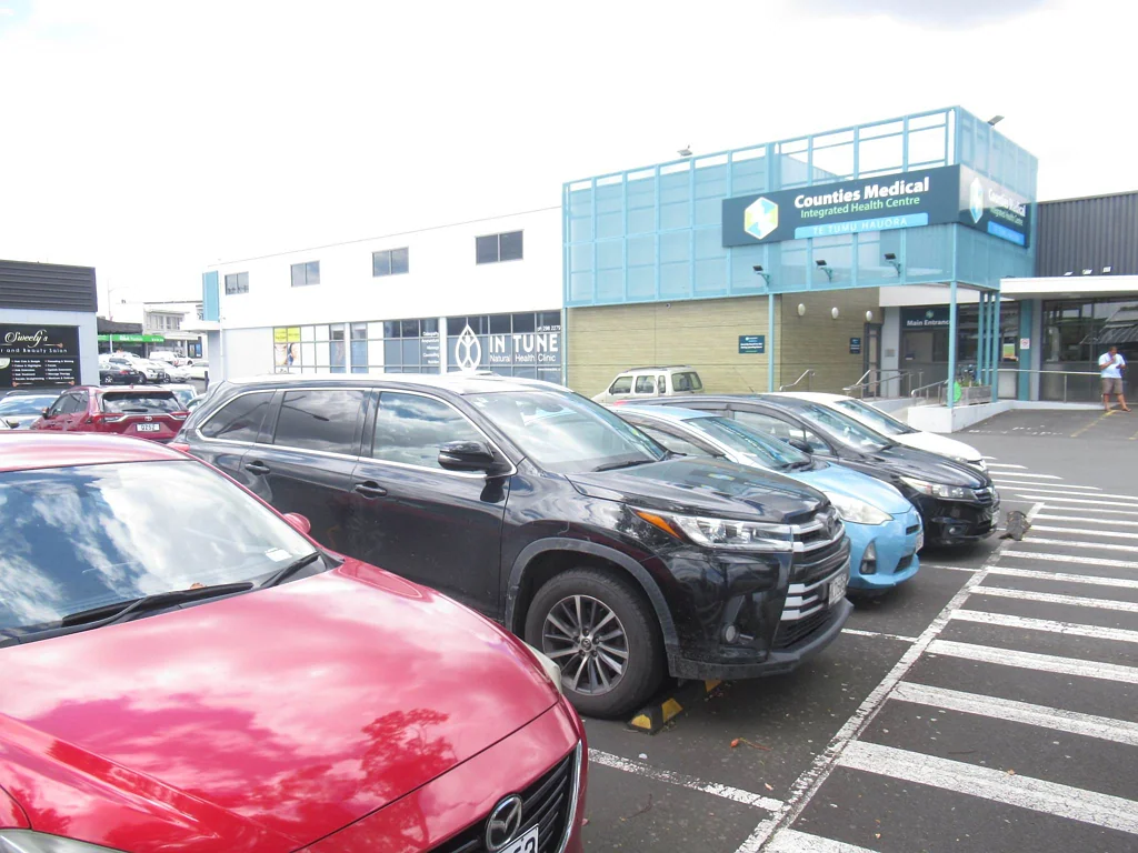 Papakura 212M² SPACE FOR PROFESSIONALS OR MEDICAL