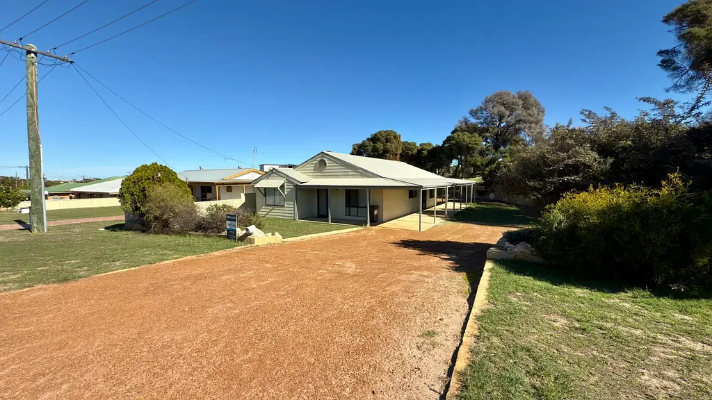 4 Cousins Street, Port Denison, WA 6525