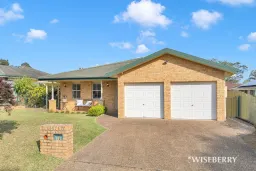 10 Tristram Close, Lake Haven