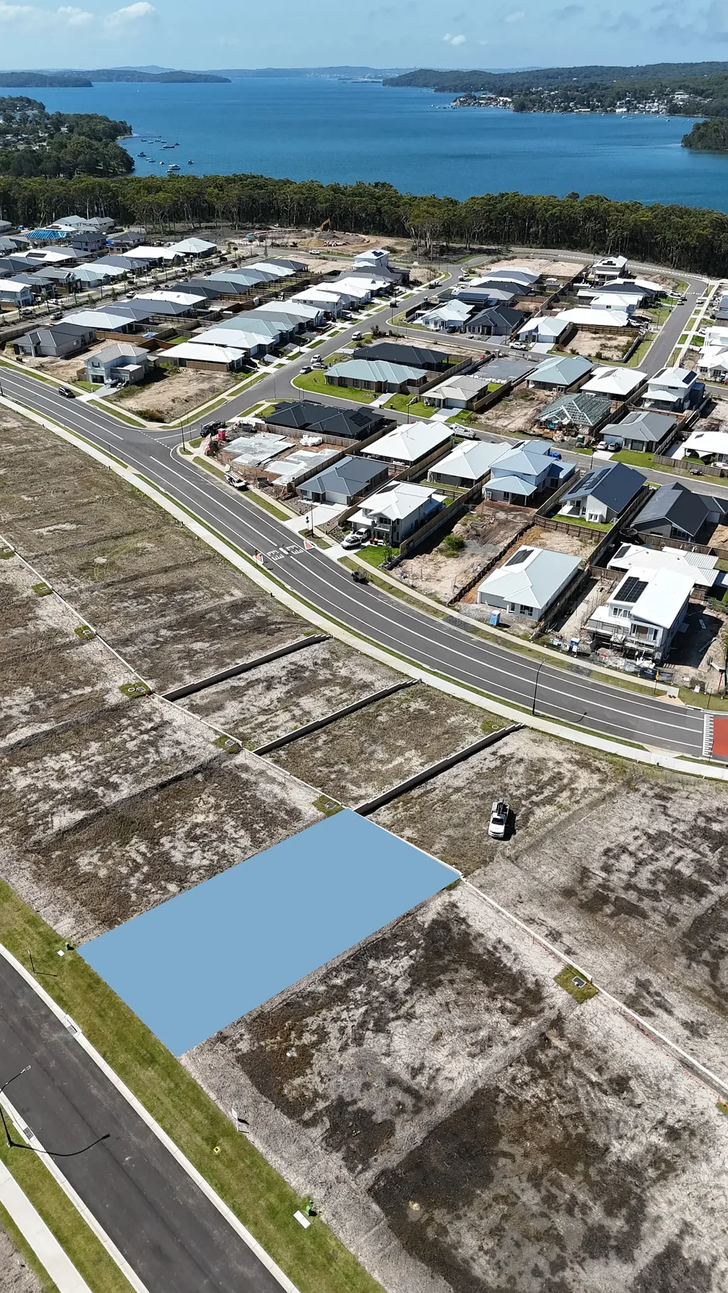 Crangan Bay Level lot, ready to build now!