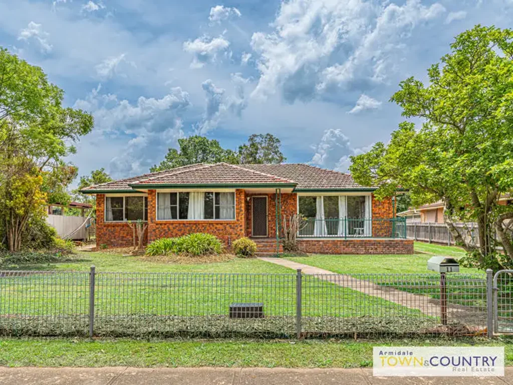 11 Duval Street, Armidale, NSW 2350