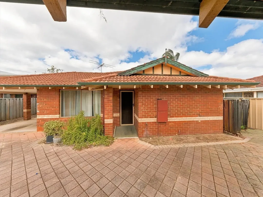 Midland 3ਬੈੱਡਰੂਮ A Little Paint, New Blinds & Voilà — Your perfect Villa Awaits!
