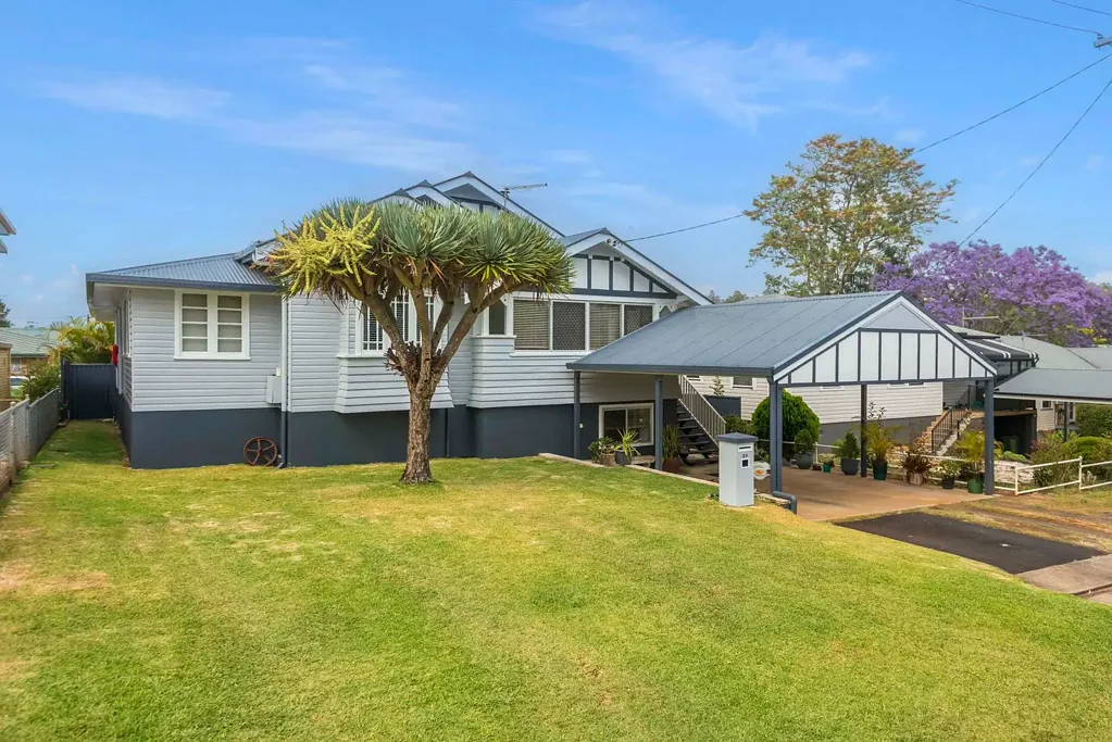 East Lismore 5房  Stunning Home with Pool - An Entertainers Delight