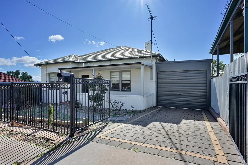 Port Augusta 3 Slaapkamer Classic 3 bedroom home close to the CBD