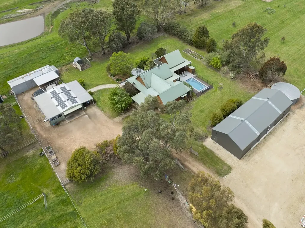 Mansfield 4 Bedroom 13 acre horse property 5 minutes from town
