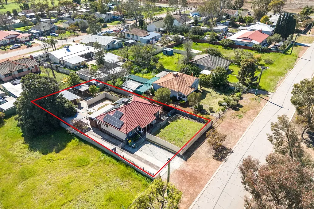 Northam 3房  A Great Opportunity to Make It Your Own