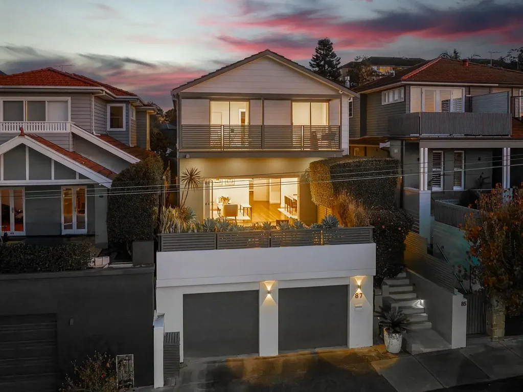 Cammeray 5Phòng ngủ Refined north-facing luxury, expansive family living
