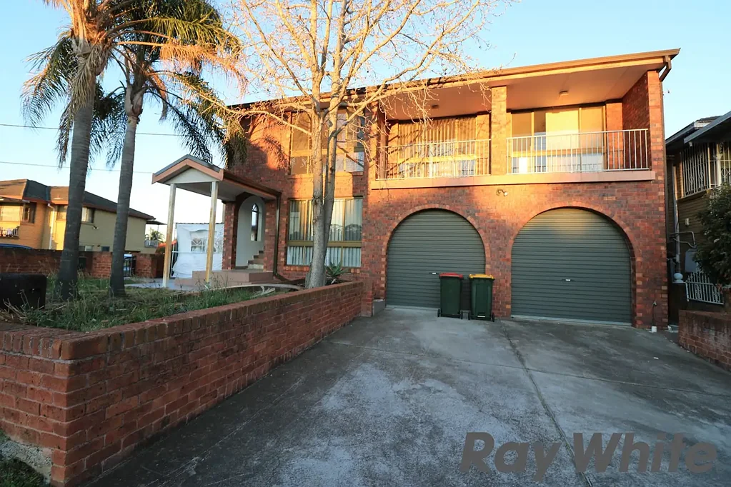 3 BEDROOM HOUSE - FREE WATER & GAS