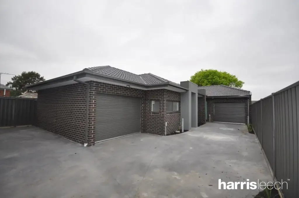 MODERN TWO BEDROOM TOWNHOUSE