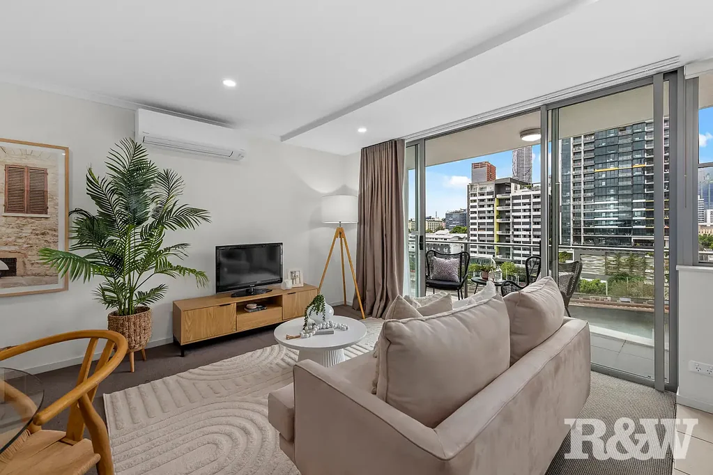 South Brisbane 2침실 Modern Two Bedroom, Two Bathroom Apartment in South Brisbane – Stylish Living in a Prime Location