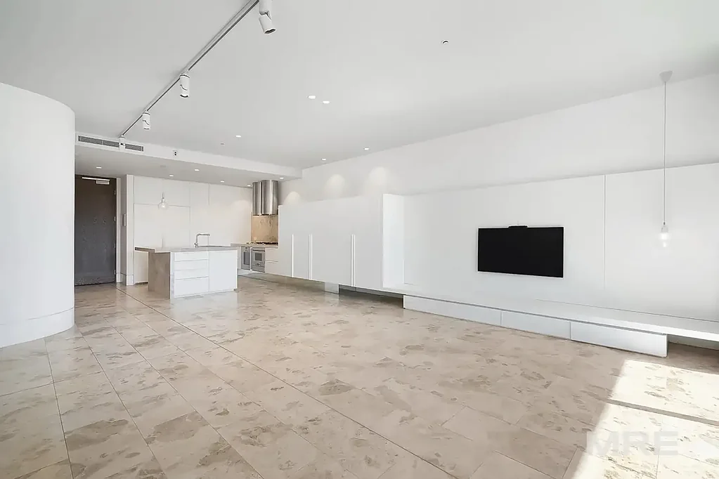 Fully Furnished! Simply Stunning Award Winning Luxury Opposite Carlton Gardens