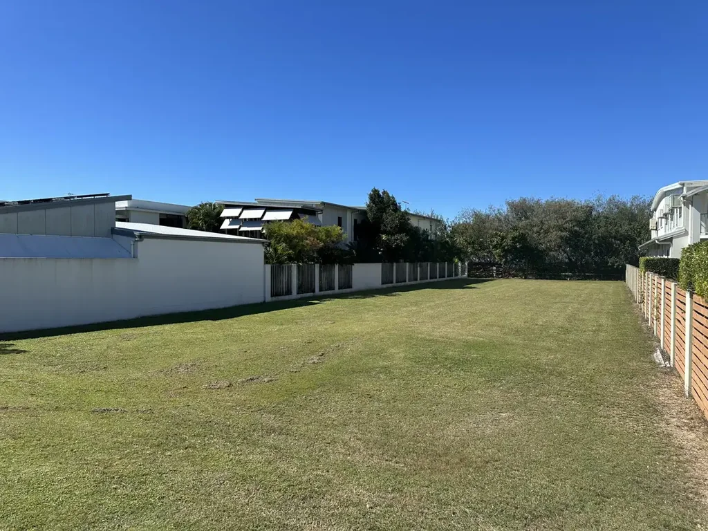 Mackay Harbour Rare Absolute Beachfront Block – Ideal for Units or a Coastal Dream Home