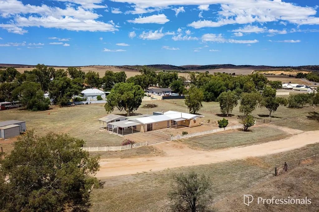 1 River Road, Nabawa, WA 6532