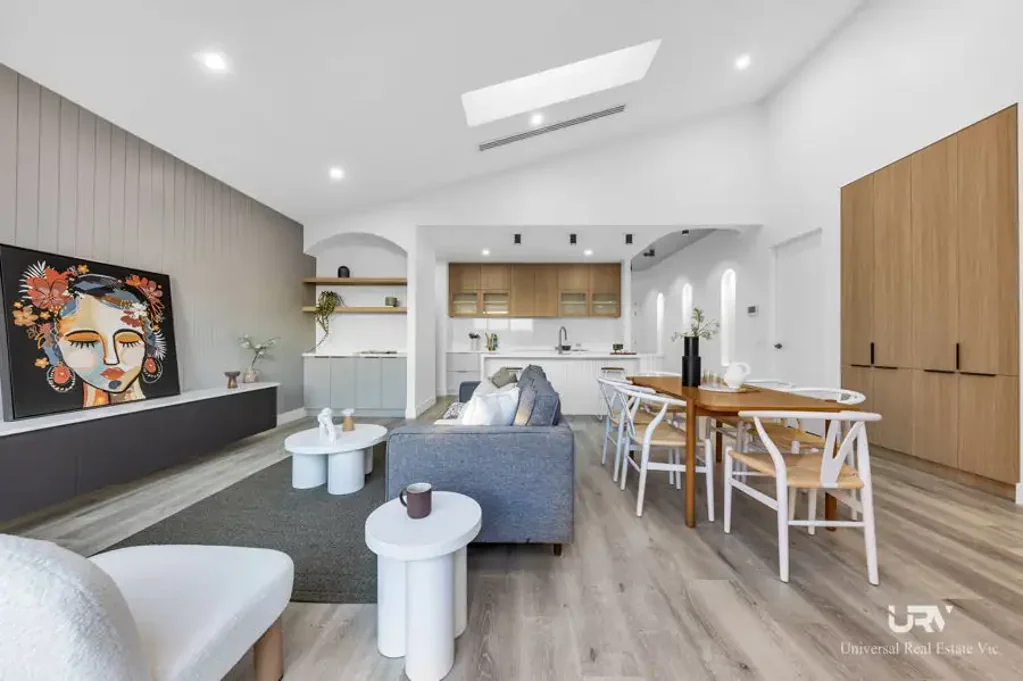 Mickleham 4બેડરૂમ Perfect Position ! Modern Living Home ! Craigieburn Side !