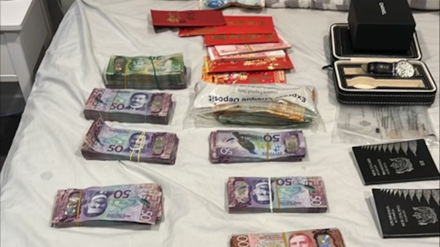 建筑业黑料：奥克兰16人被抓，涉及洗钱罪！现场搜出大红包、人民币！ 后花园专业房产财经新闻