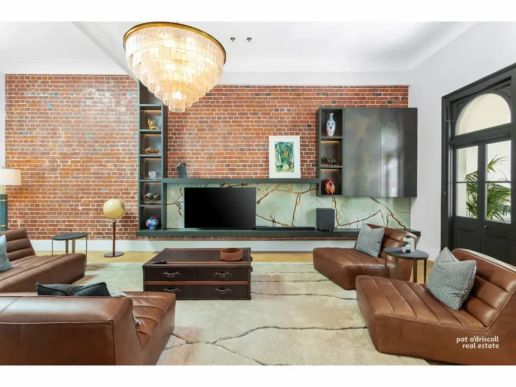 Rockhampton City 4 Bedroom A Masterpiece Reborn: The Royal Bank Heritage Estate
