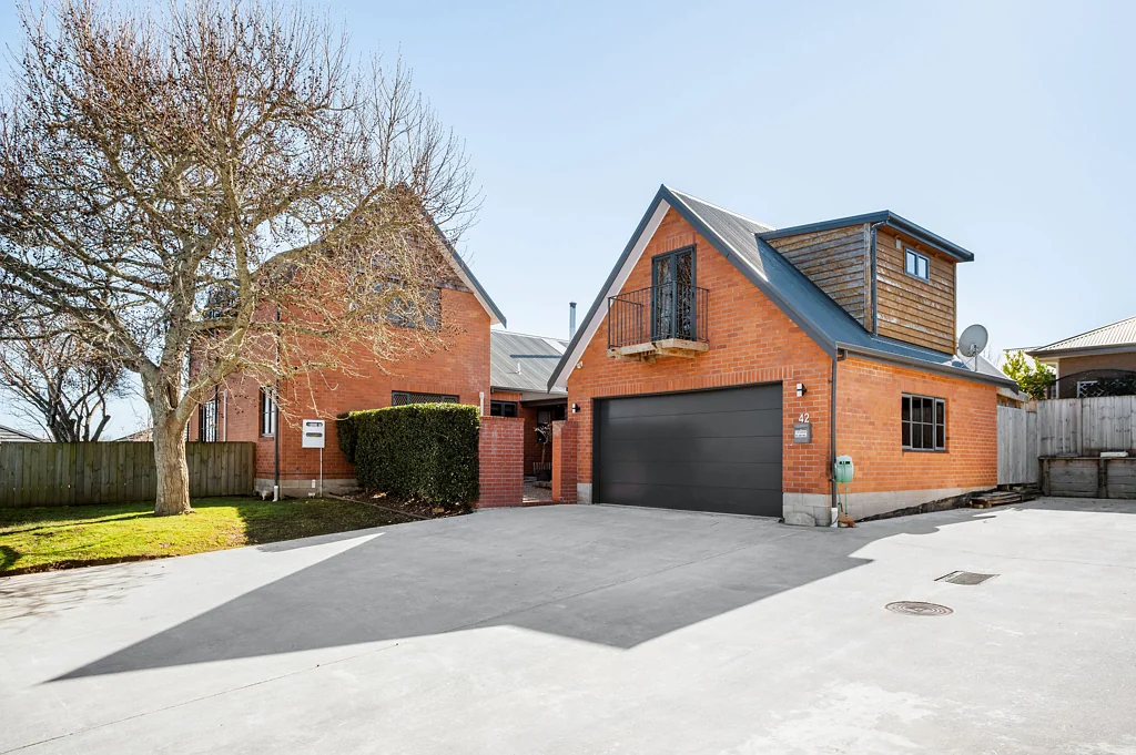 Rototuna North 5 Slaapkamer Location, Entertaining, and Family Living!
