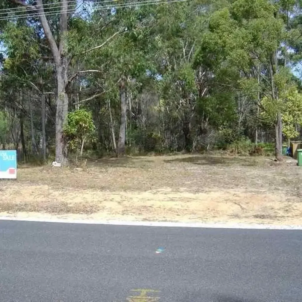 Russell Island NORTH FACING ON SEALED ROAD.
LIFESTYLE AREA...CLOSE TO ALL WEATHER BOAT RAMP