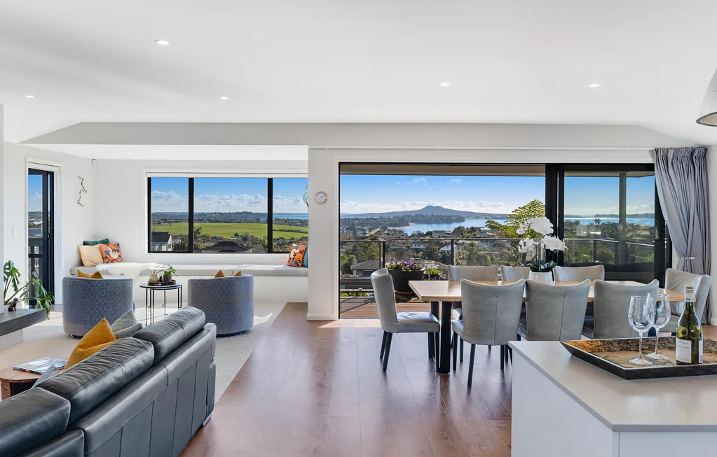 Mellons Bay 5 Slaapkamer Grandstand Views in Macleans Zone