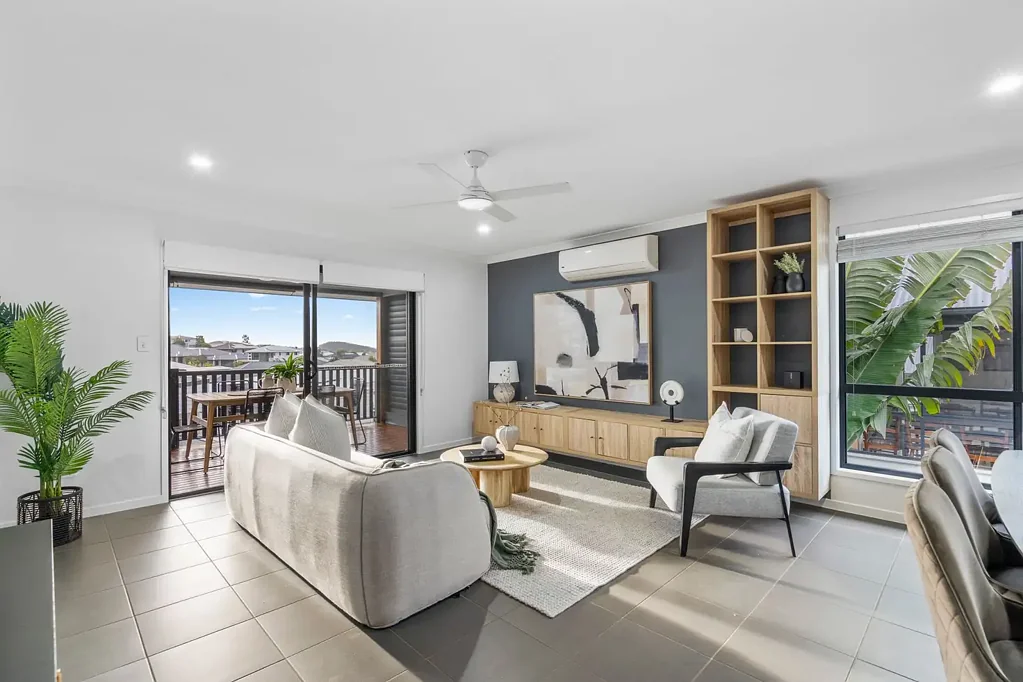 16 Sawyer Street, Spring Mountain, QLD 4300