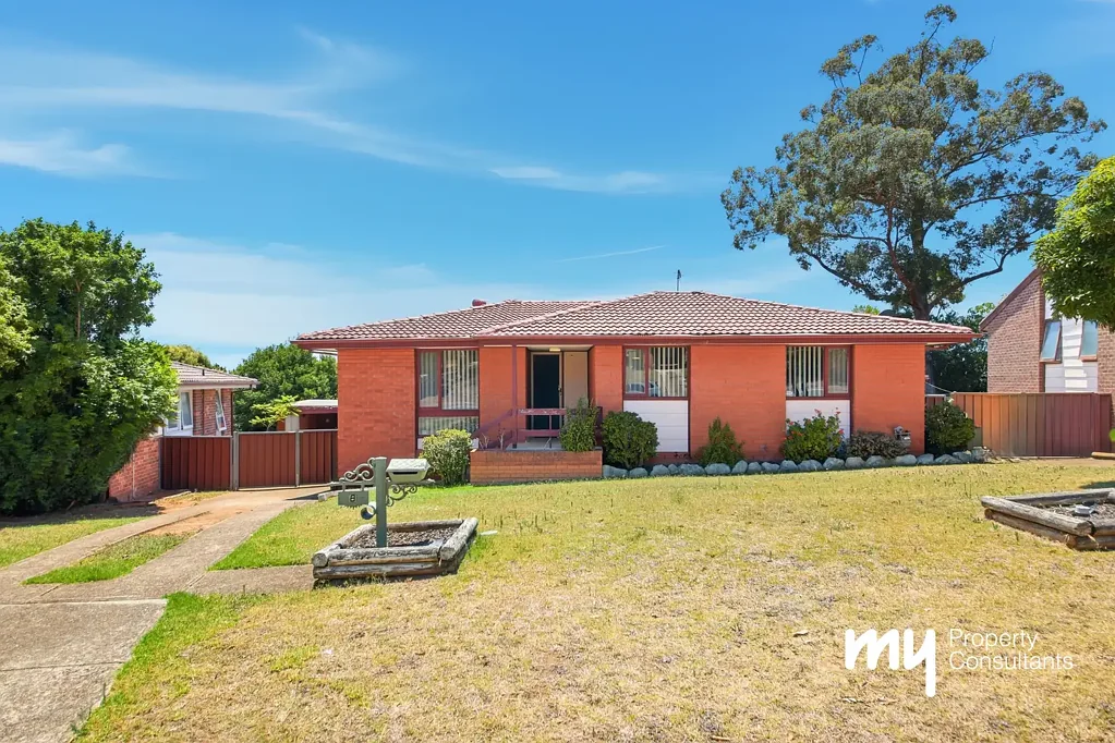 8 Collaroy Road, Woodbine, NSW 2560