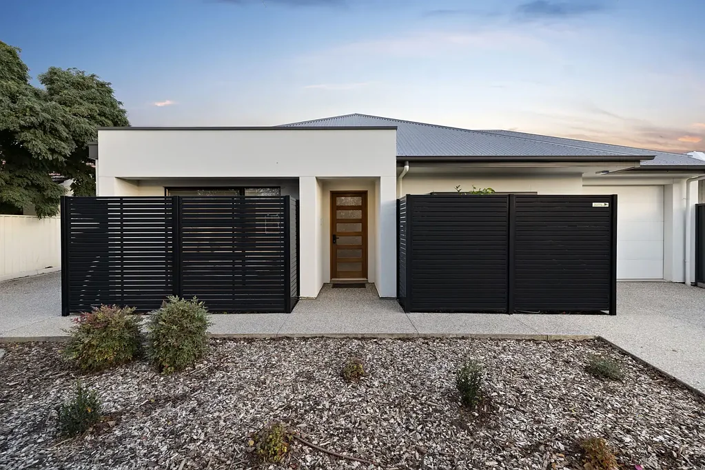 Edwardstown 3房  Luxe Courtyard Living