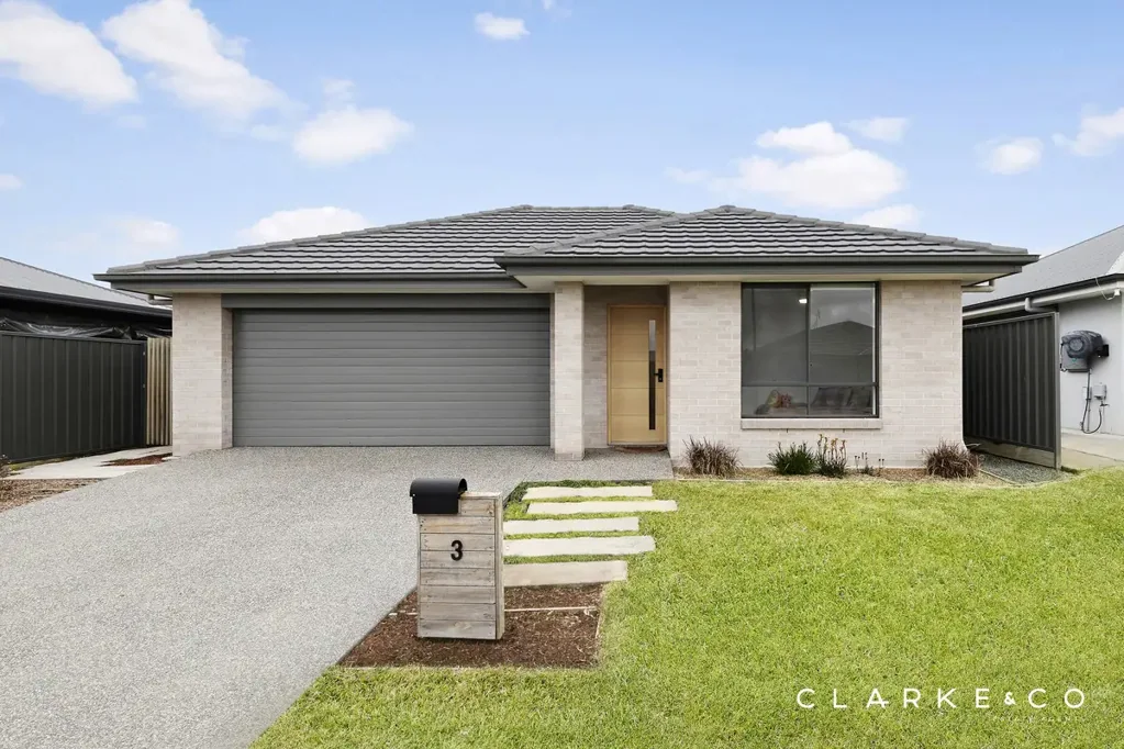 Rutherford 4房  SPACIOUS FAMILY RETREAT IN A CONVENIENT LOCATION!
