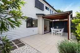 2/111 Ekibin Road, Annerley